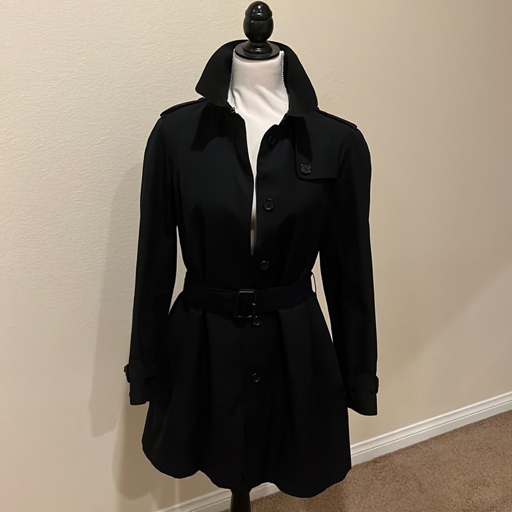 Burberry Women’s Black Single Breasted Trench Coat